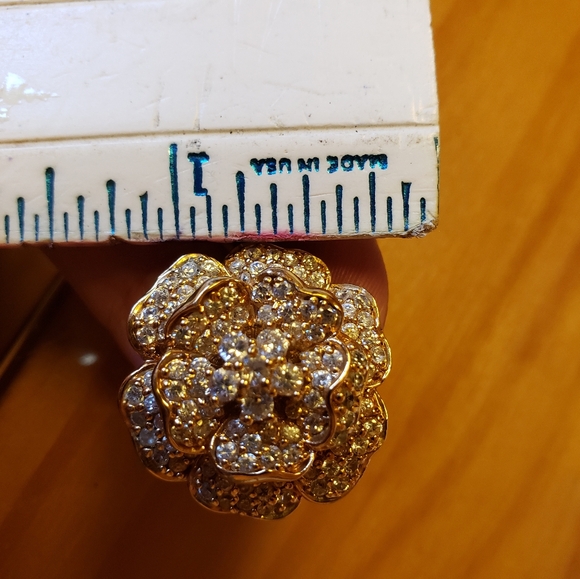 GOLD PLATED, FLOWER RING, SIZE 6, PAVE CRYSTAL - Picture 8 of 10